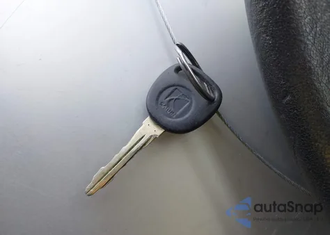 2001 Saturn Sl1 z USA, uszkodzony, nr VIN 1G8ZH52821Z306494